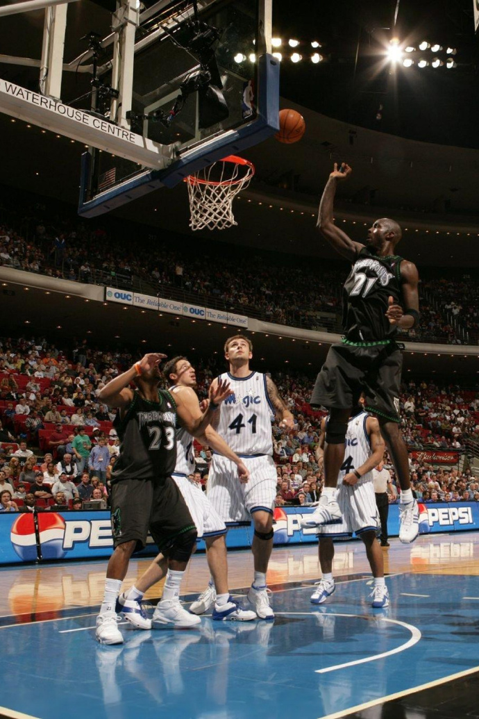 今夜明尼苏达森林狼回应争议——德甲节点到来，态度坚定，赛季目标并未改变的简单介绍