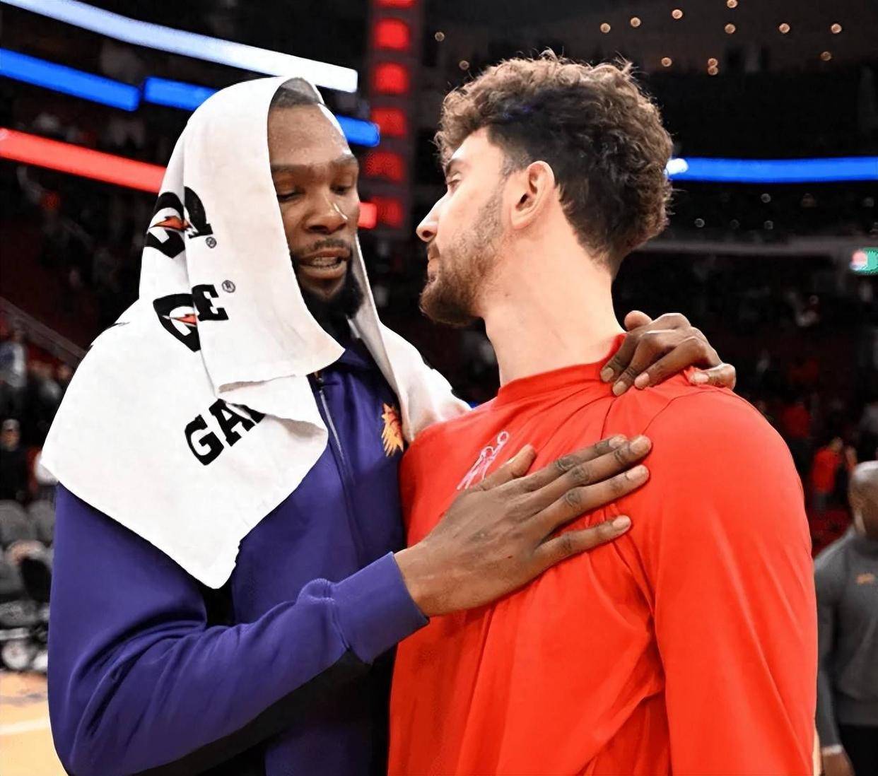 九游-包含纽约尼克斯围绕NBA常规赛更衣室发声多特蒙德豪取连胜备战荷甲，这一次真的加时末段莱比锡备战欧超杯的词条-九游